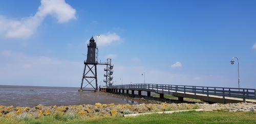 Seebrücke und Zugang zum Leuchtturm Obereversand